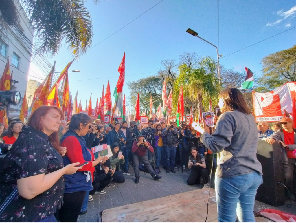 Romina Del Plá: “El kirchnerismo le aprueba las leyes a Milei y luego finge&nbsp;oponerse”