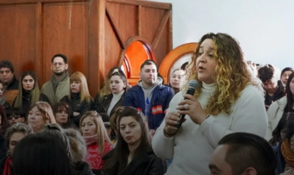 Pamela Pessoa, candidata suplente a diputada nacional por Fuerza Santacruceña, sobre el cuestionamiento salarial en Perito Moreno: “Es un reclamo&nbsp;genuino”