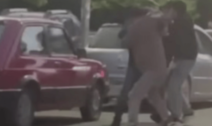 Violenta pelea callejera en la costanera de Viedma termina con un joven&nbsp;desmayado