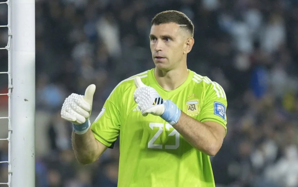 El misterio del arco: Revelan la verdadera razón por la que «Dibu» Martínez no ataja ante&nbsp;Angola