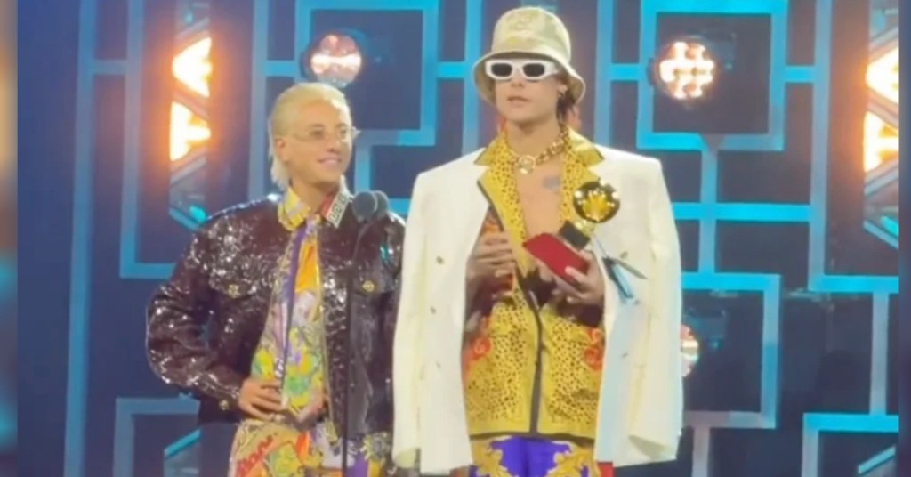 El golpe de la nueva escena: Ca7riel y Paco Amoroso se alzan con sus primeros premios, un hito para su&nbsp;género