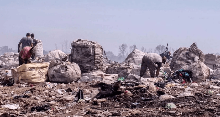 Murió una joven de 19 años en Caleta Olivia tras ingerir alimentos de un&nbsp;basural