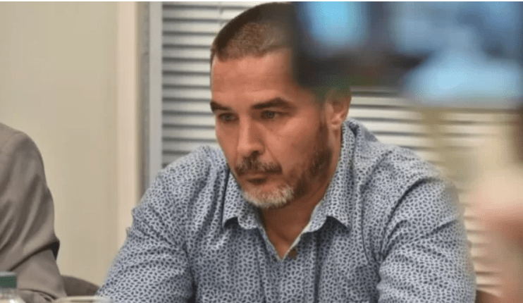 Allanaron a Gonzalo Carpintero por presunto intento de frenar el inicio de clases en Chubut